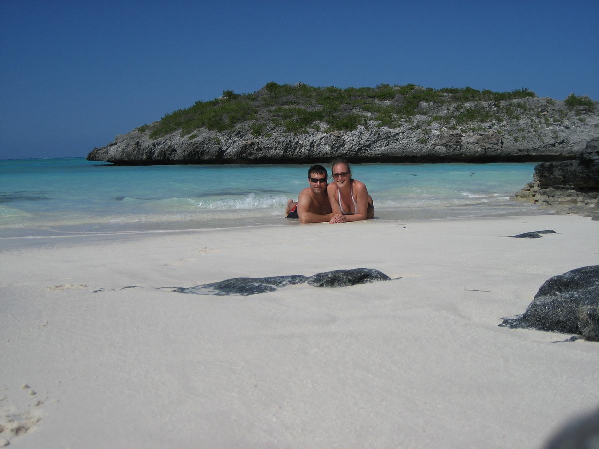 Hollywood Beach Suites Turks And Caicos Whitby Eksteriør bilde