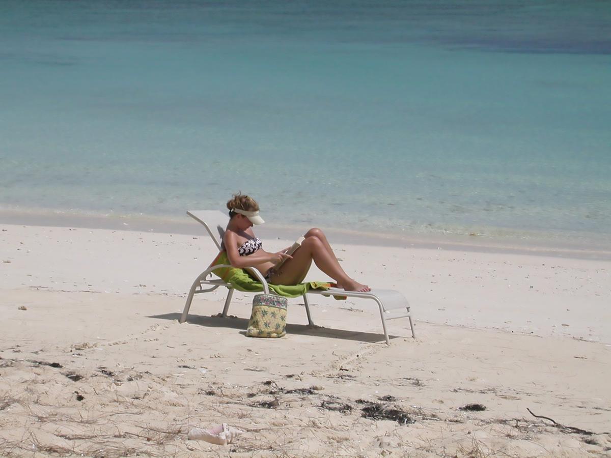 Hollywood Beach Suites Turks And Caicos Whitby Eksteriør bilde