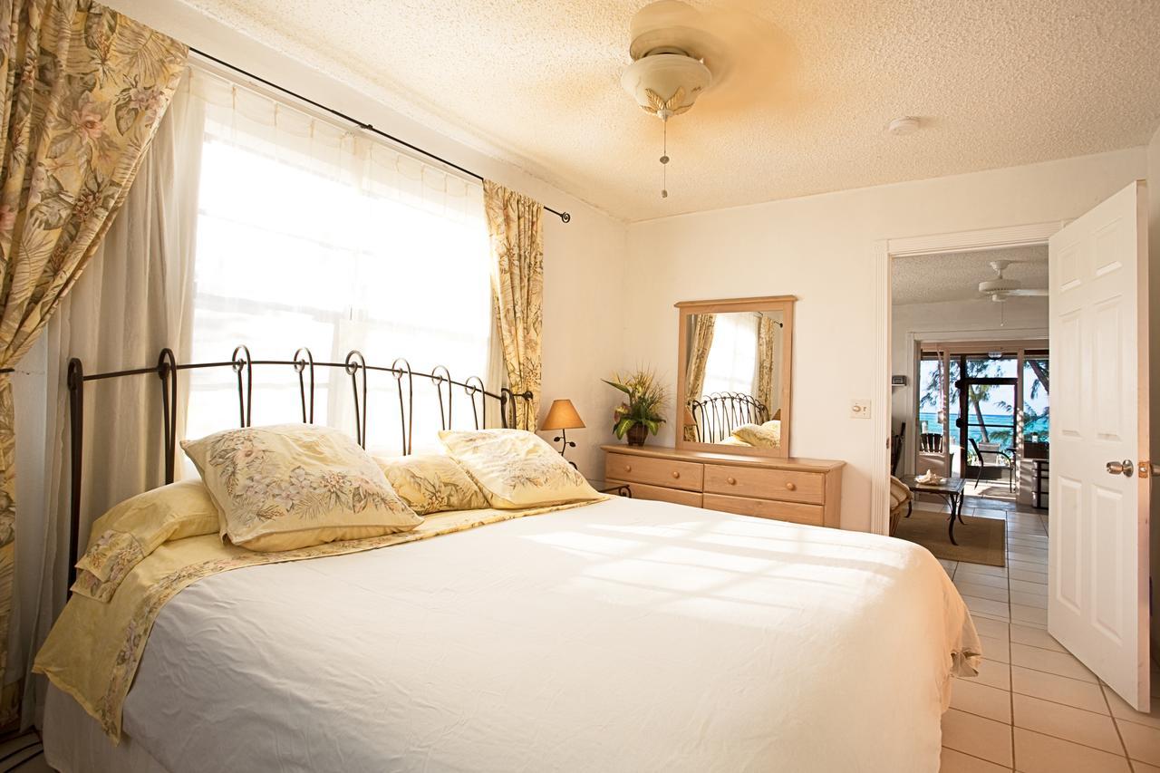 Hollywood Beach Suites Turks And Caicos Whitby Rom bilde