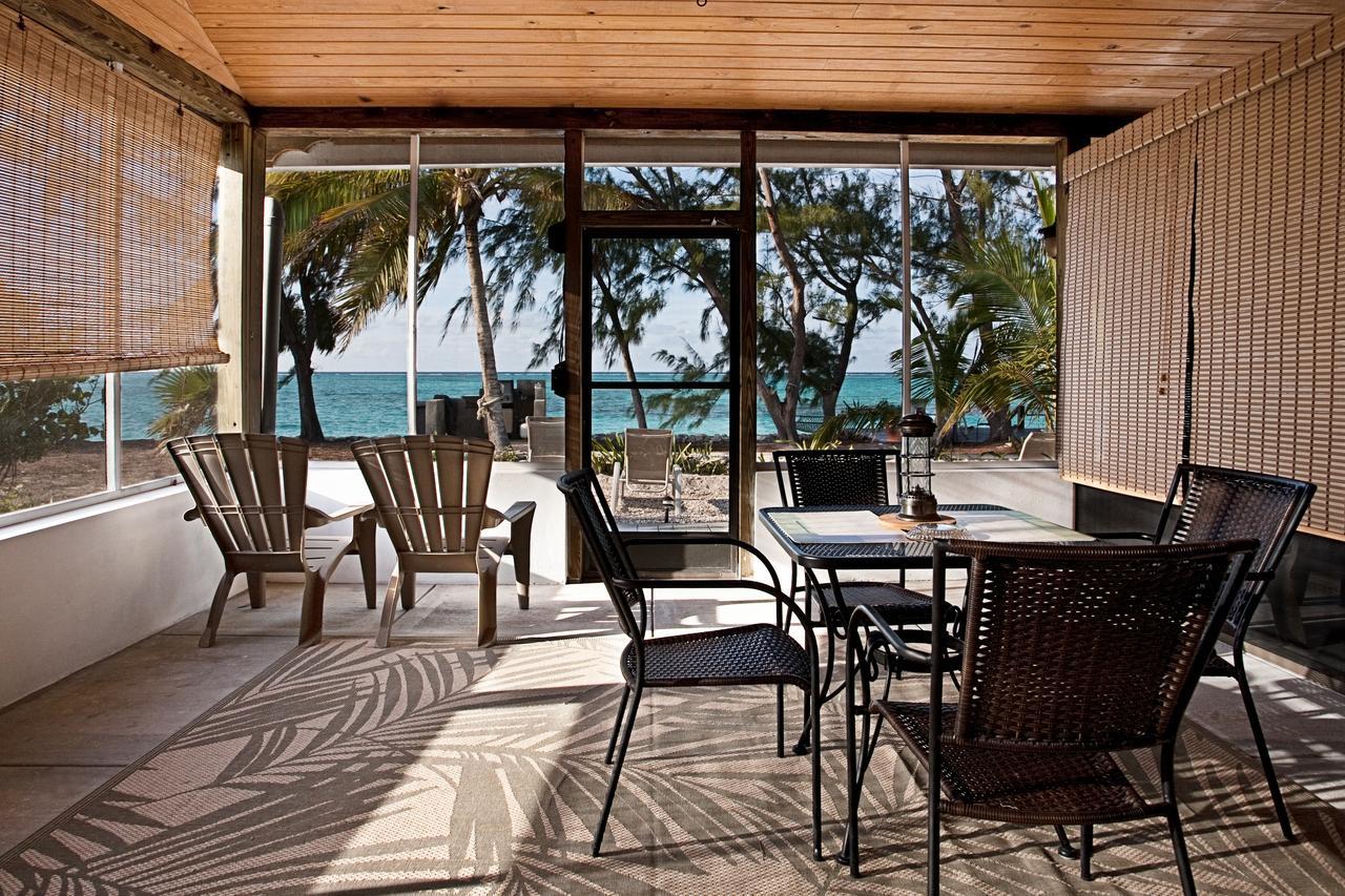 Hollywood Beach Suites Turks And Caicos Whitby Restaurant bilde